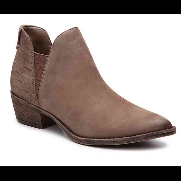 Steve Madden Shoes - Steve Madden Ayce ankle boots 6
